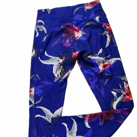 Fabletics High Waisted Powerhold Leggings - Picture 4 of 6